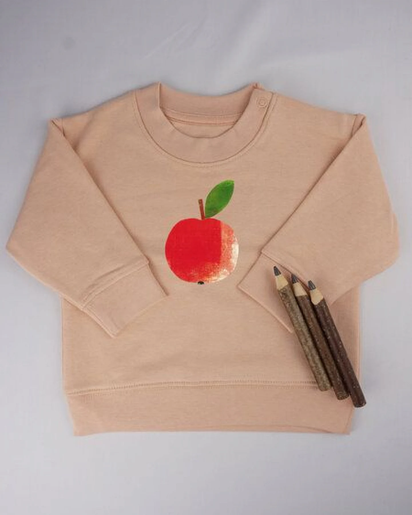 Meladi Kinder Baby - Sweater aus Biobaumwolle - Apfel auf Creme Latte – Ansicht 3