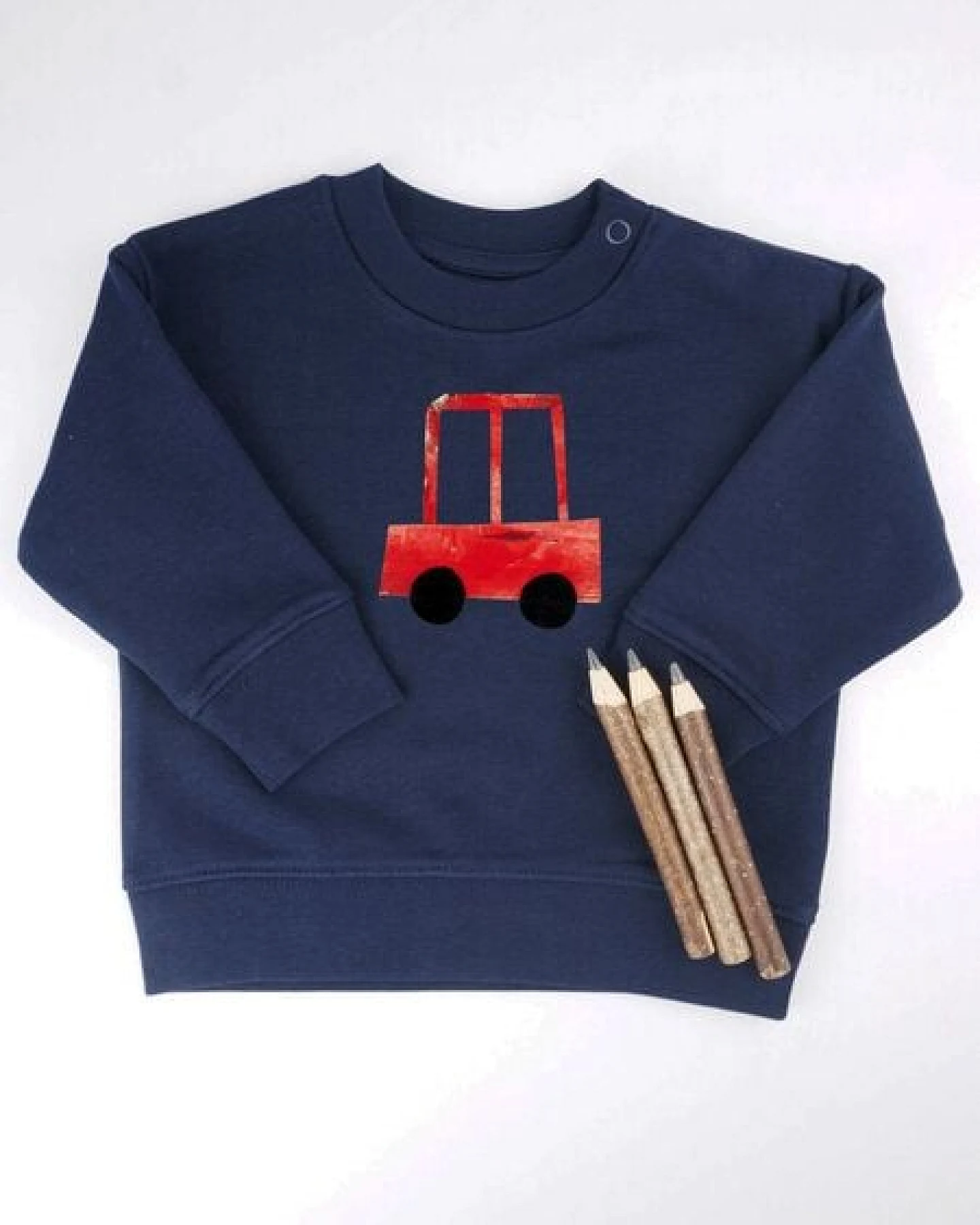 Meladi Kinder Baby - Sweater aus Biobaumwolle - Rotes Auto auf Navy Blue – Ansicht 4
