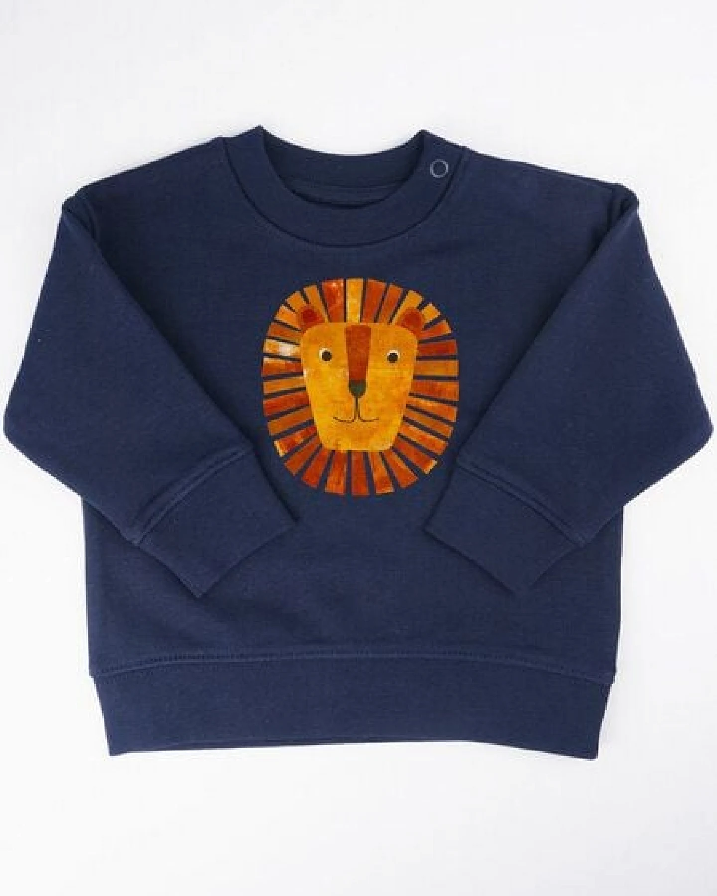 Meladi Kinder Baby - Sweater aus Biobaumwolle - Löwe auf Navy Blue – Ansicht 3