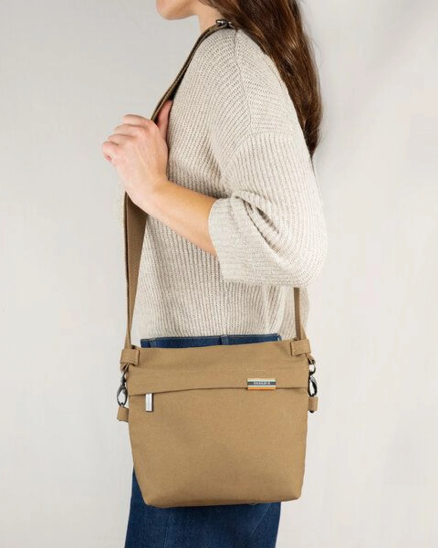 seasara Tasche Umhängetasche aus Bio-Baumwolle (Canvas), navy blue oder camel – Ansicht 3