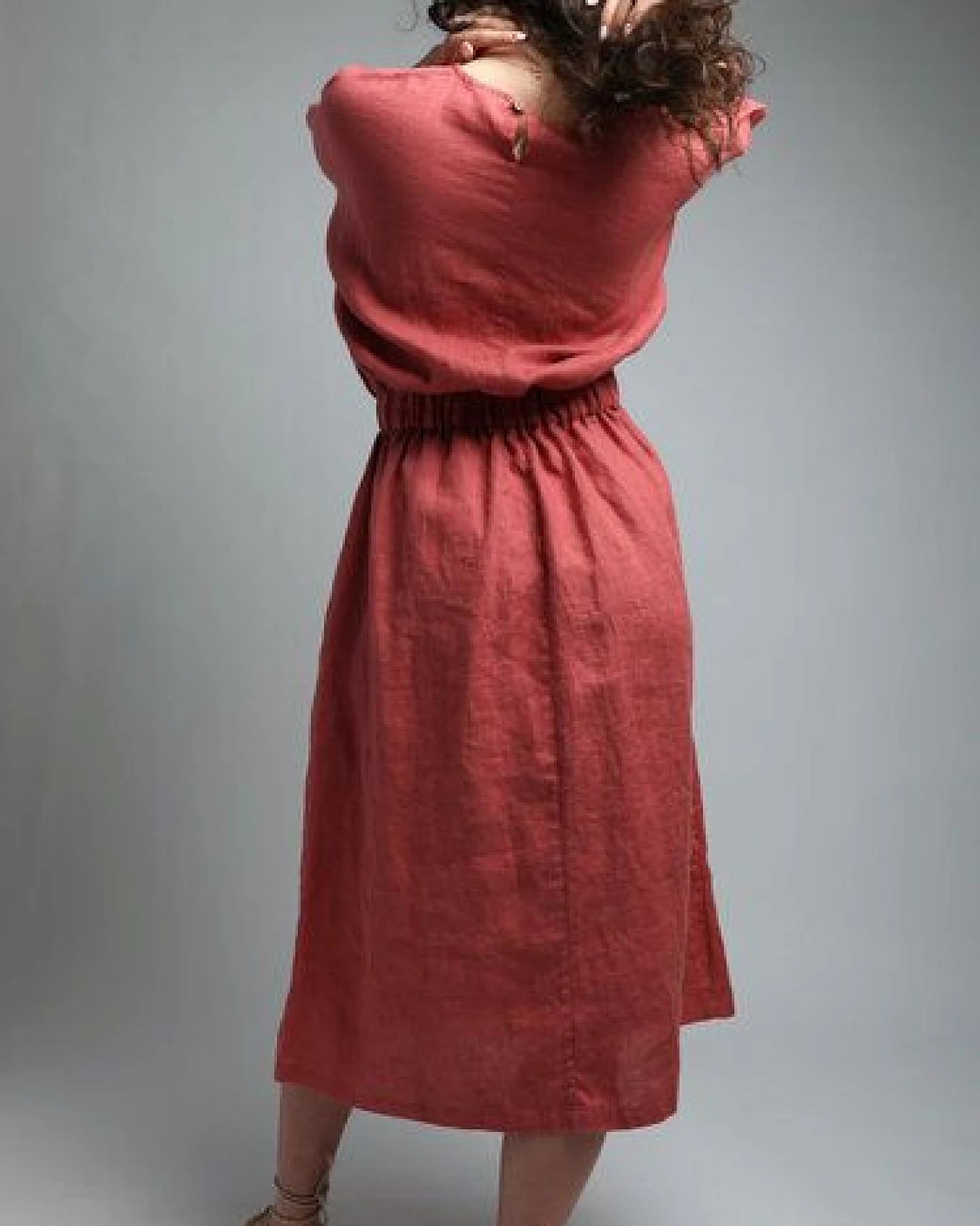 KNOTIUM JOURNEY Midi-Leinenkleid mit elastischem Bund – Ansicht 3