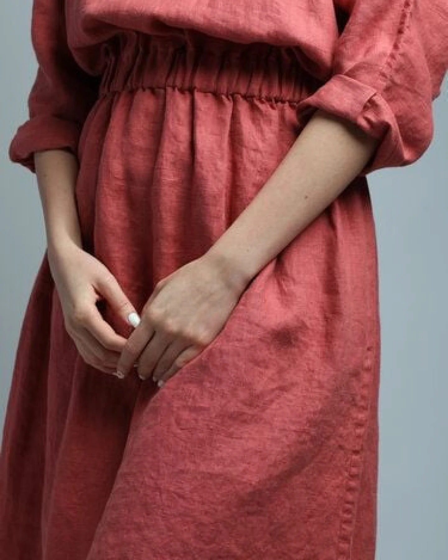 KNOTIUM JOURNEY Midi-Leinenkleid mit elastischem Bund – Ansicht 4