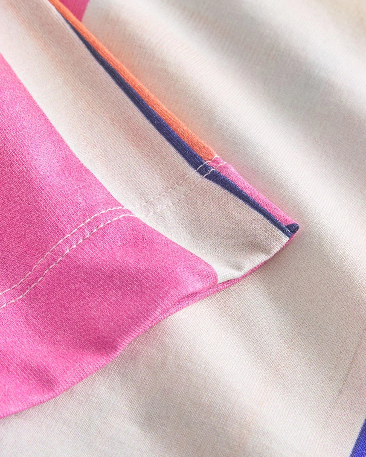 T-Shirt Vadstena Abstract Block Multi Color Rosa – Ansicht 3