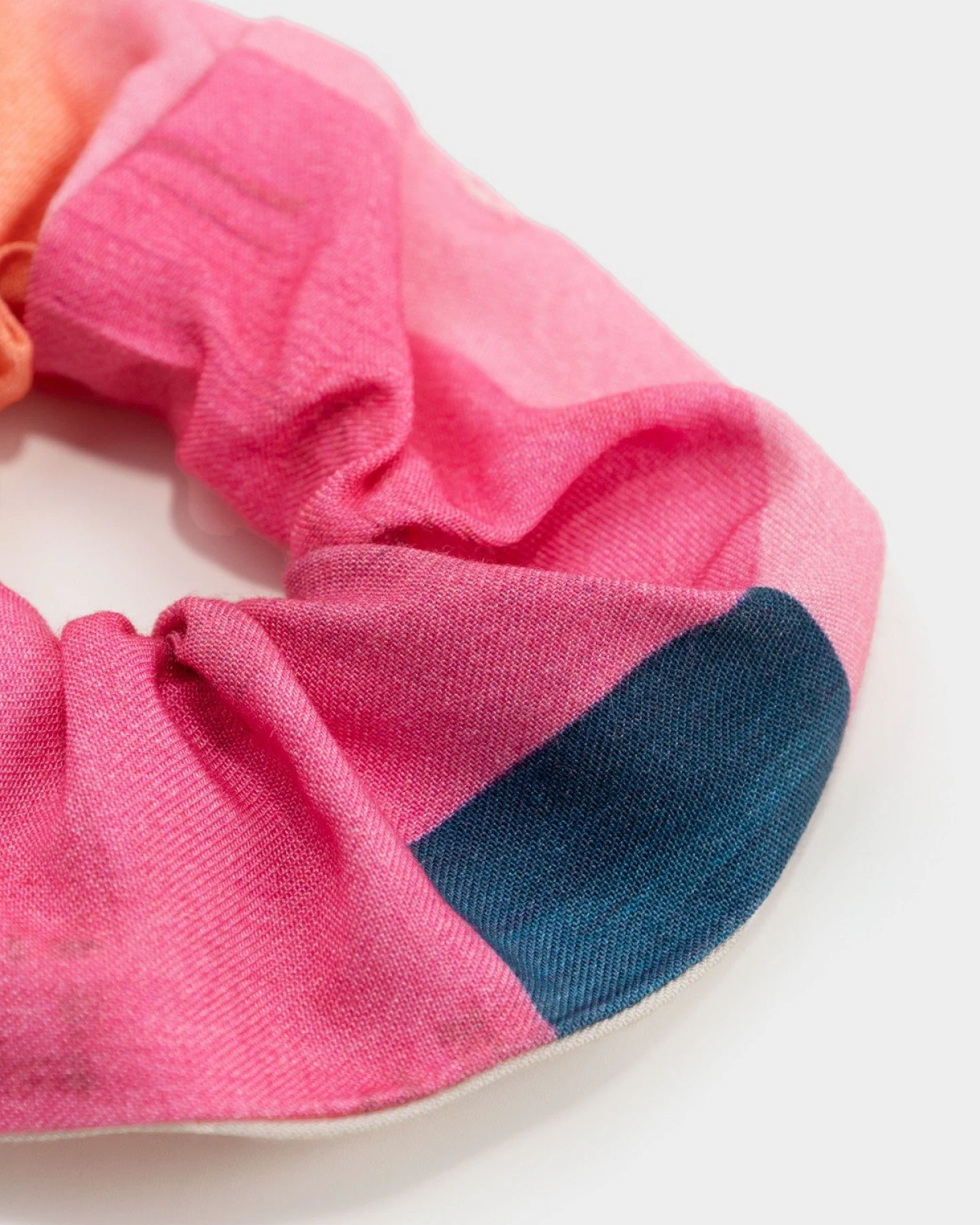 Scrunchie Abstract Block Multi Color Rosa – Ansicht 2