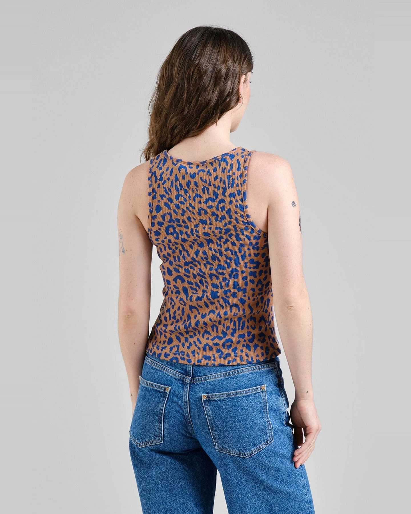 Top Valdermarsvik Rib Leopard Light Brown – Ansicht 3