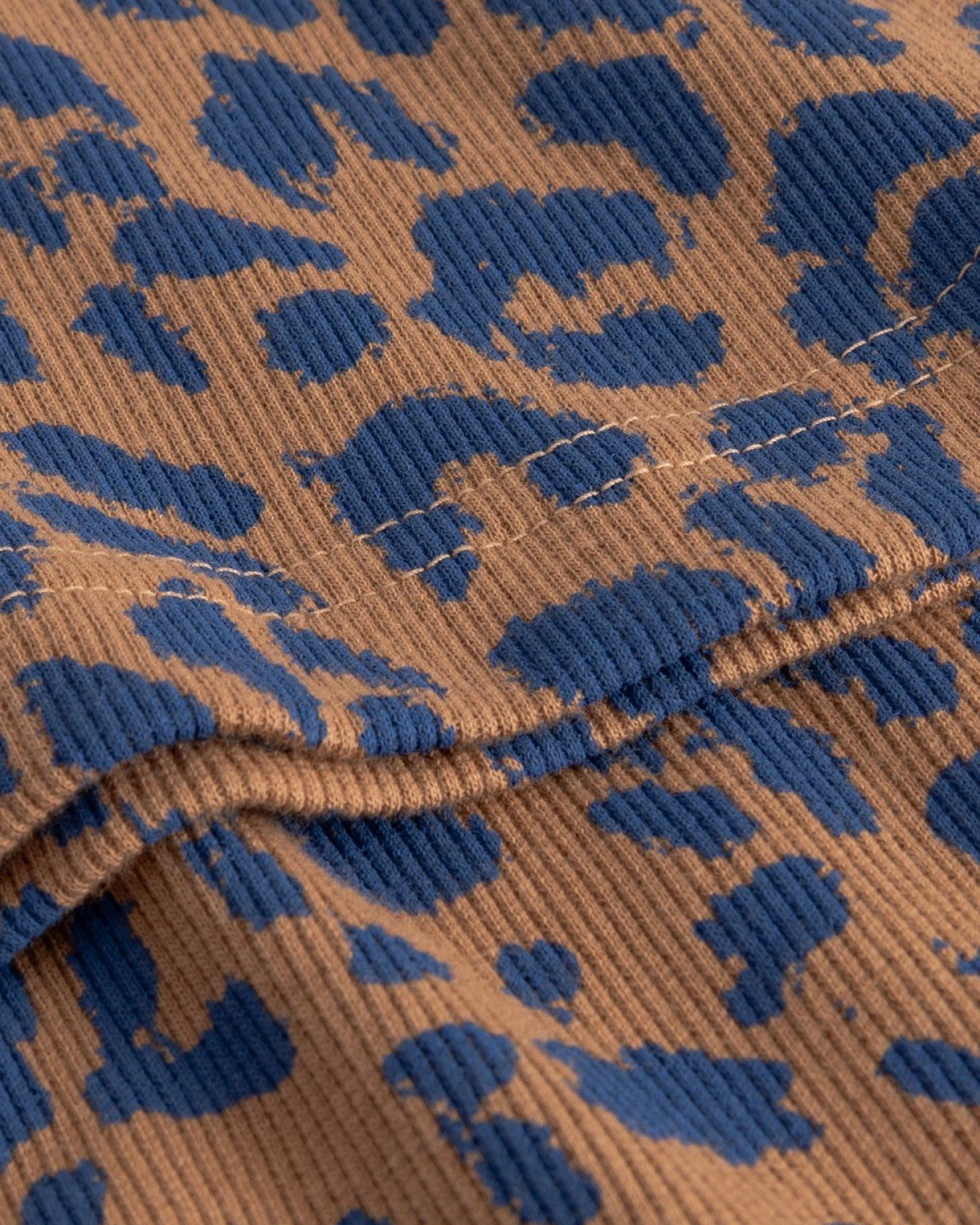 Top Valdermarsvik Rib Leopard Light Brown – Ansicht 6