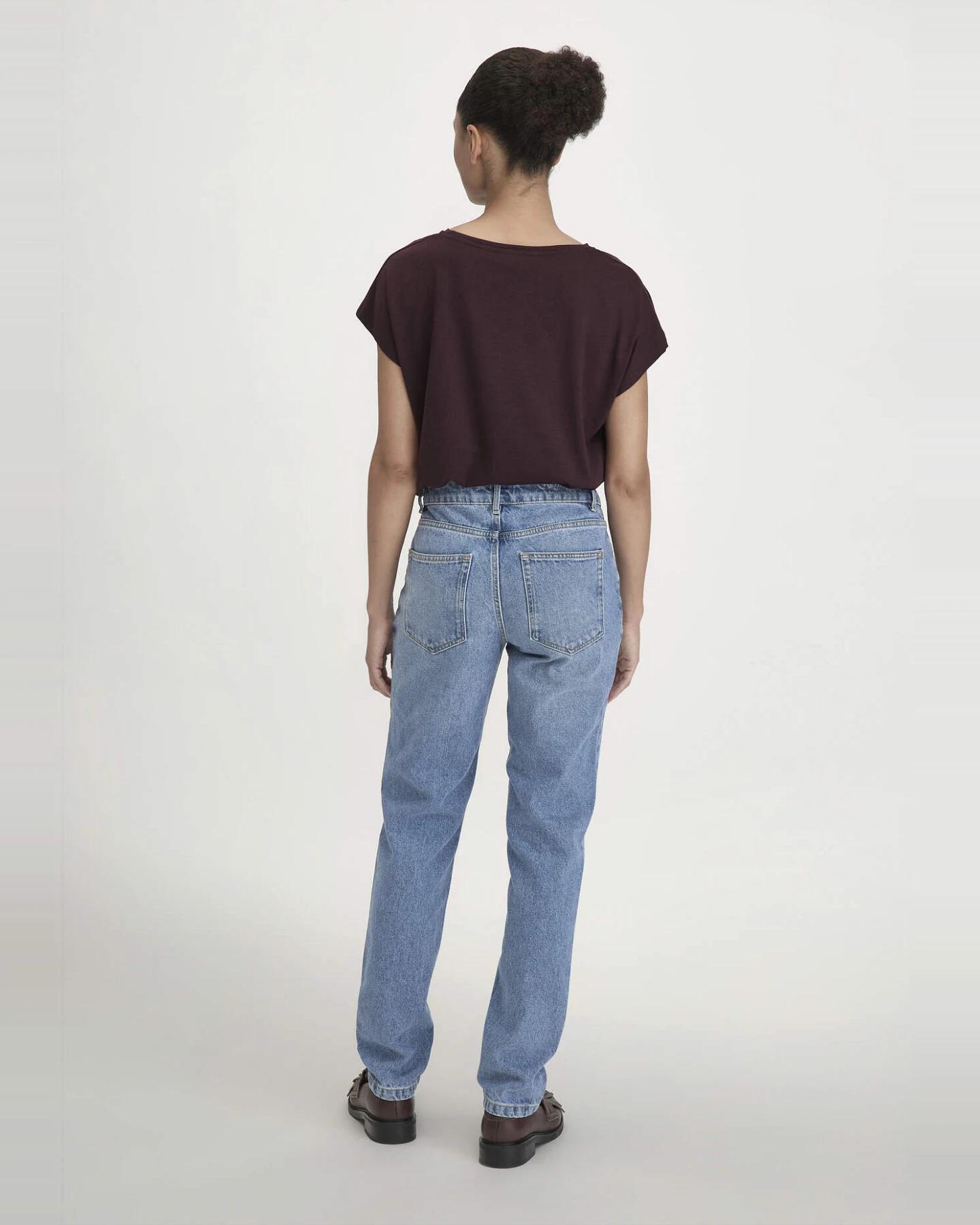 hessnatur Damen Jeans HANNA Mom High Rise aus Bio-Denim - blau - Größe 34/32 – Ansicht 2