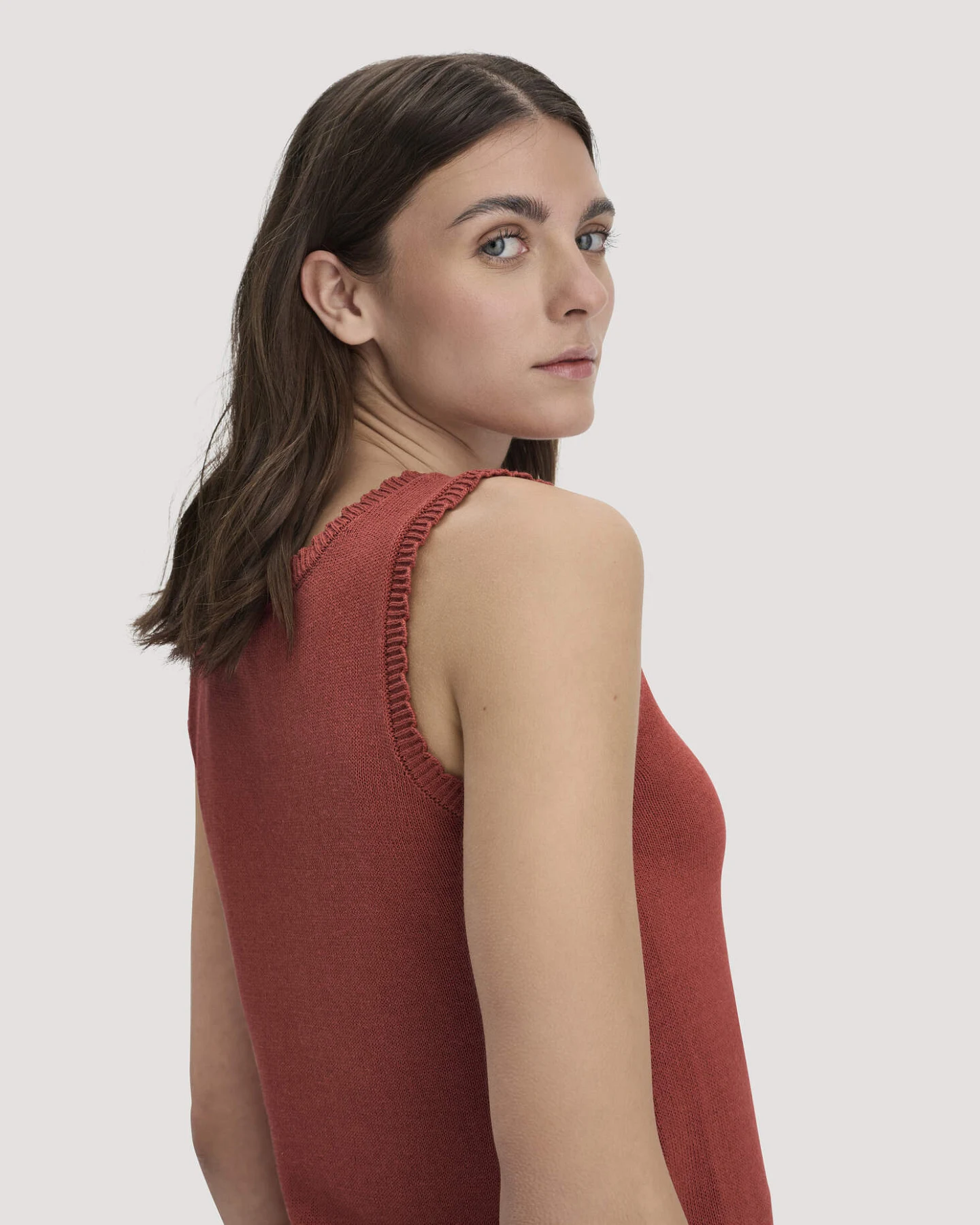 hessnatur Damen Strick Top Regular aus Leinen mit Bio-Baumwolle und LENZING™ ECOVERO - braun - Größe XXL – Ansicht 4
