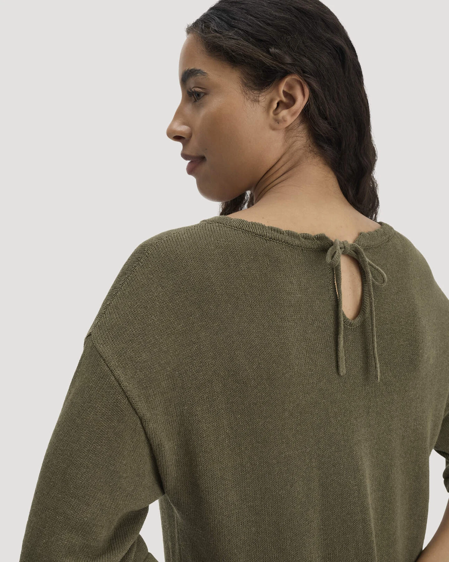 hessnatur Damen Strick Kleid Relaxed aus Leinen mit Bio-Baumwolle und LENZING™ ECOVERO™ - grün - Größe S – Ansicht 3