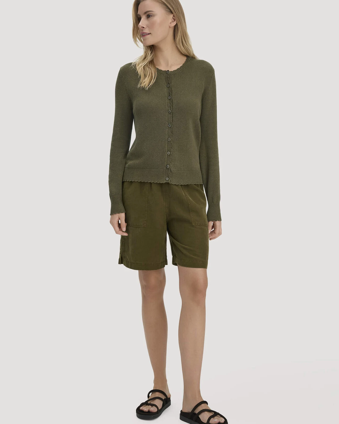 hessnatur Damen Strick Jacke Regular aus Leinen mit Baumwolle und Viskose - grün - Größe XL – Ansicht 2