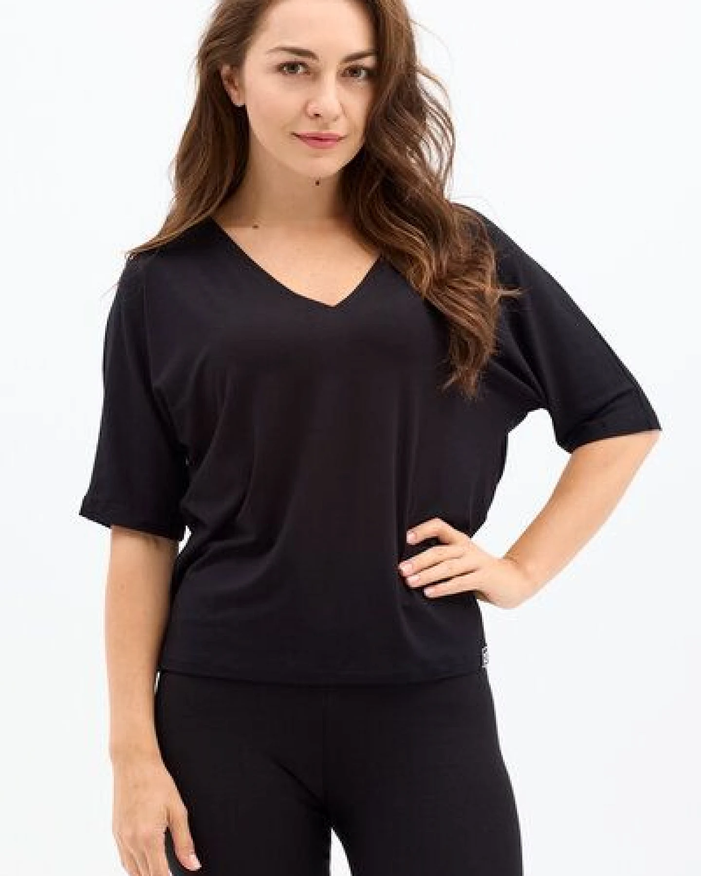 KOKOworld Shirt Soso – für Yoga & Alltag Bluse – Oversize mit V-Ausschnitt – Viskose mit Elastan – fair produziert in EU – Ansicht 2
