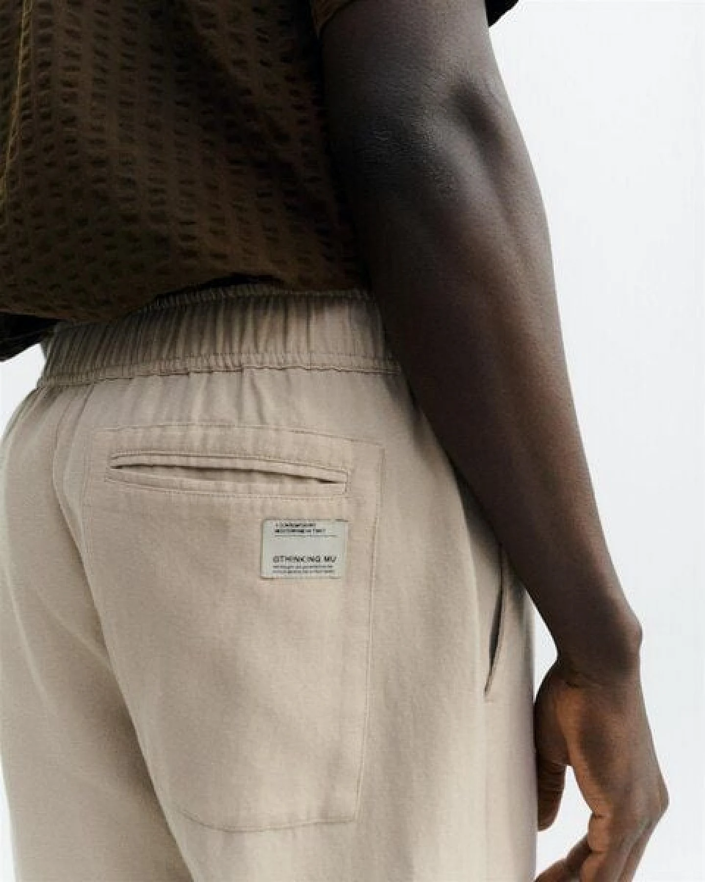 thinking mu Chino Hose - Light Travel Pants - aus Bio-Baumwolle – Ansicht 3