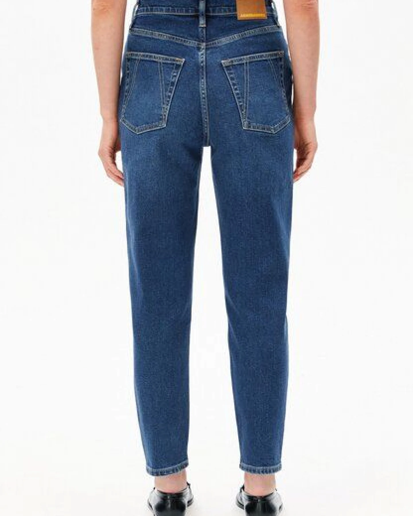 ARMEDANGELS MAIRAA Damen Mom Jeans aus recyceltem Baumwoll-Mix – Ansicht 2