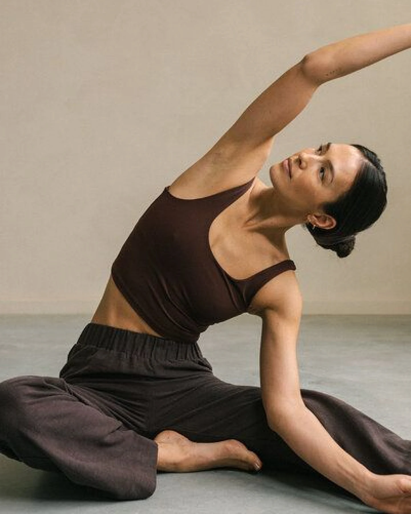 The View Yoga Iris Top Brown – Ansicht 3