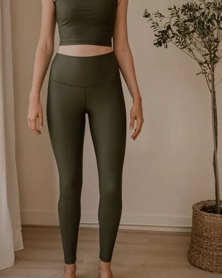 The View Yoga Vida Legging Forest Green