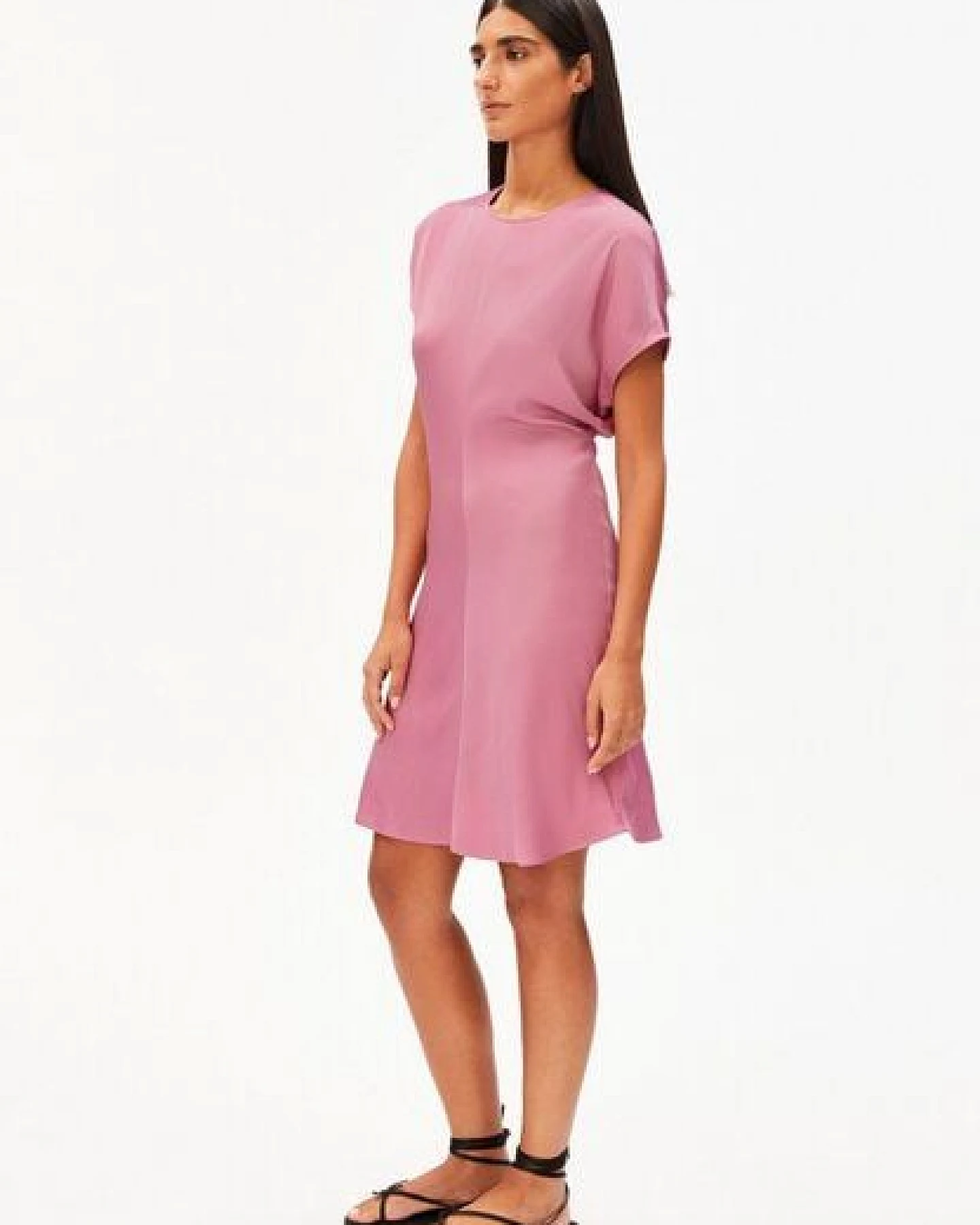 ARMEDANGELS SATIN BAT WING Damen Satin Mini-Kleid aus Naia Renew Mix – Ansicht 4