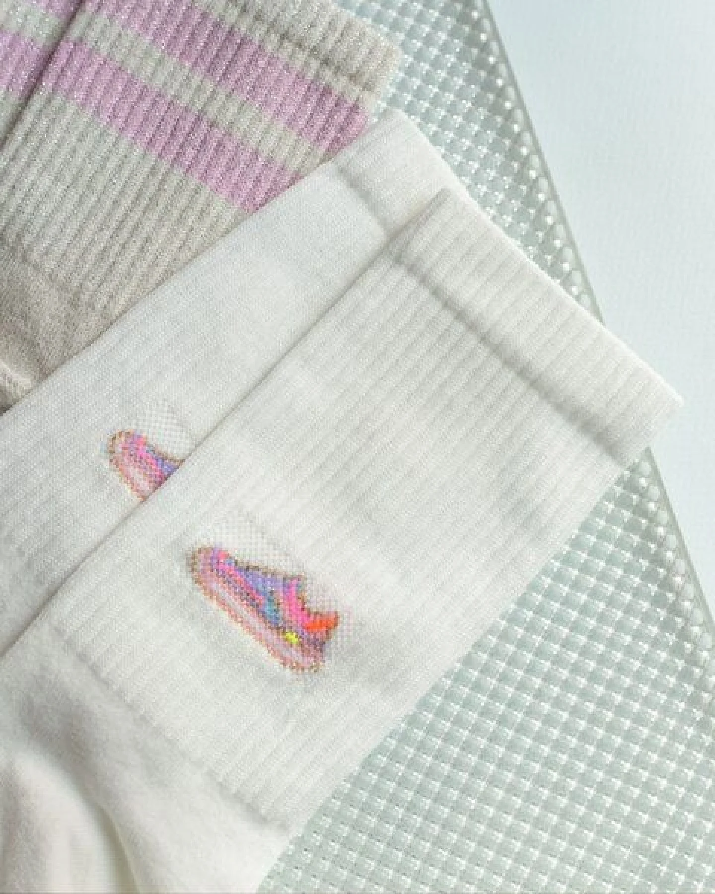 Socken "Ooley Icon - Sneaker Love" aus Biobaumwolle made in Italy – Ansicht 4