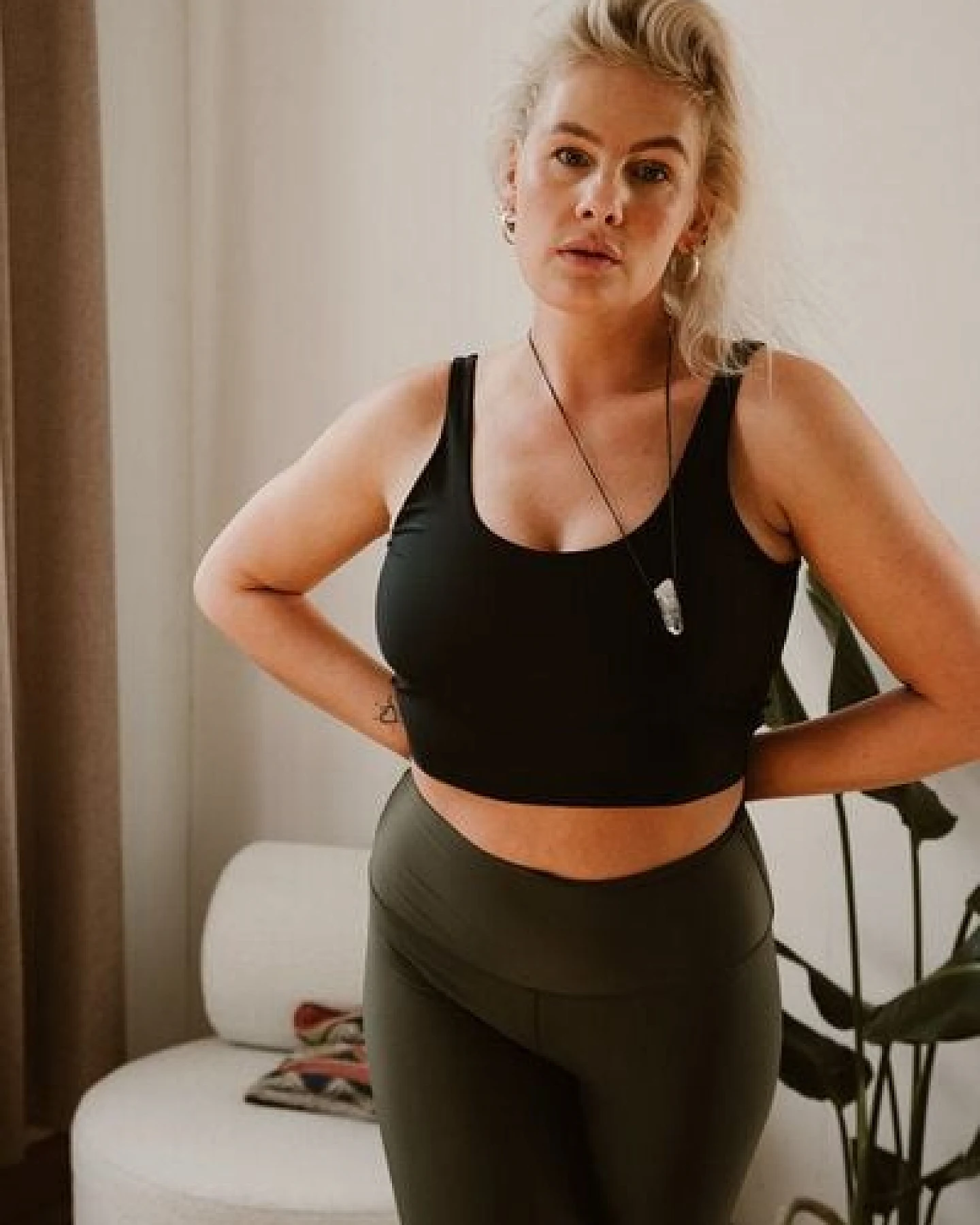 The View Yoga Iris Top Forever Black – Ansicht 4