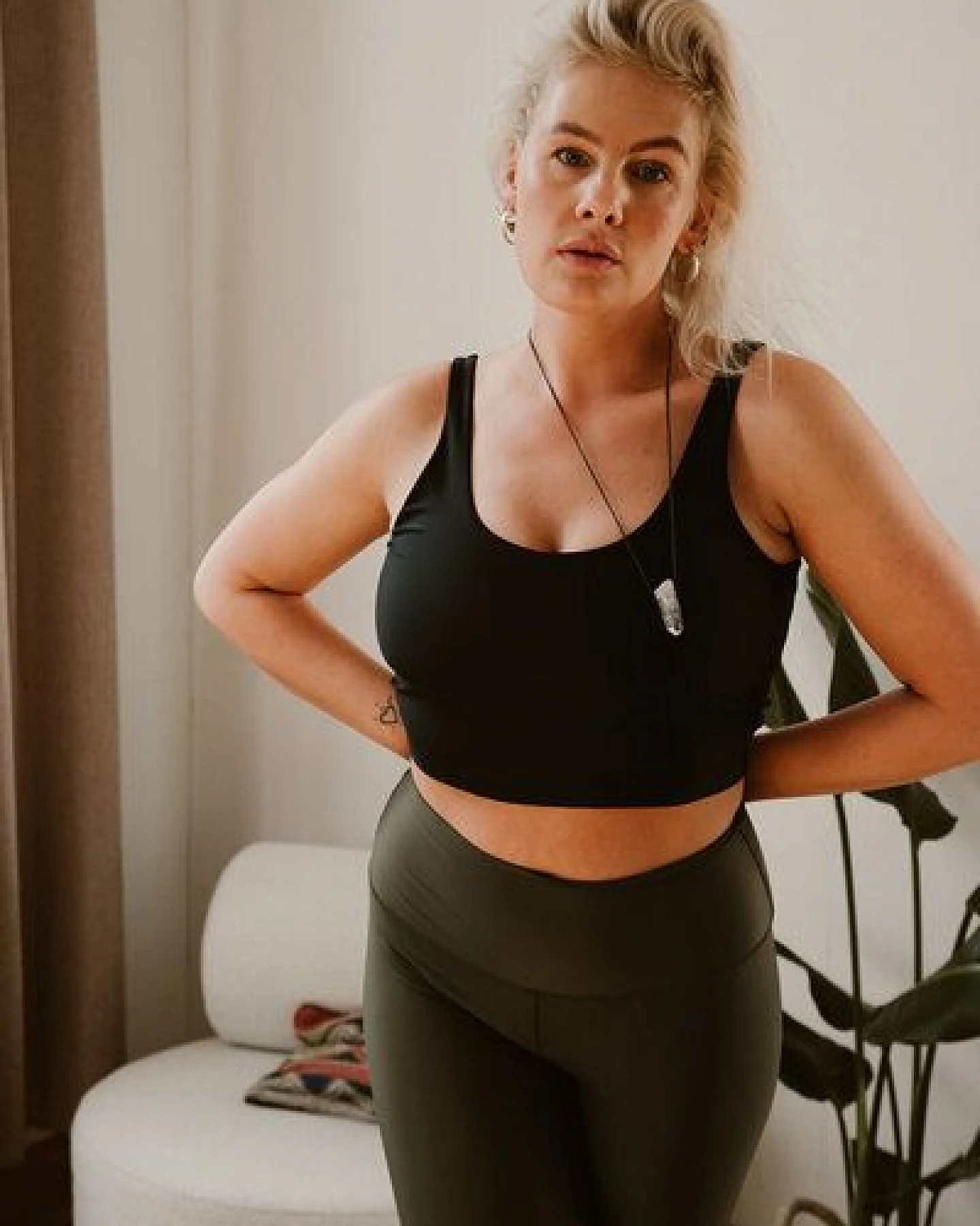 The View Yoga Iris Top Forever Black – Ansicht 4