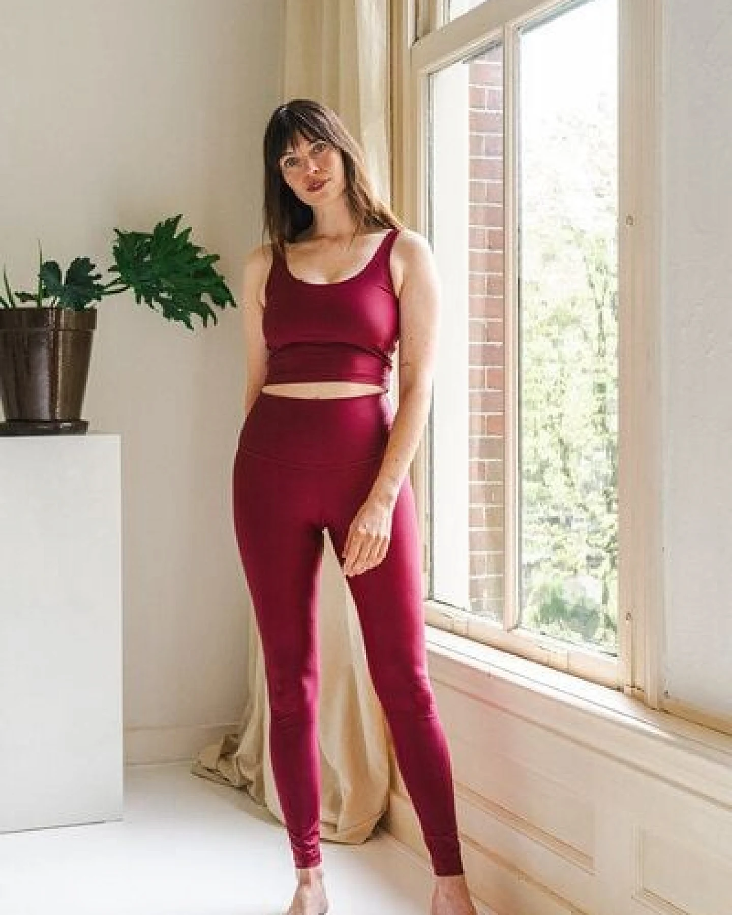 The View Yoga Iris Top Bright Bordeaux – Ansicht 4