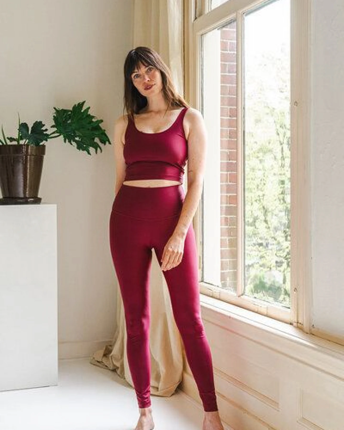 The View Yoga Iris Top Bright Bordeaux – Ansicht 4