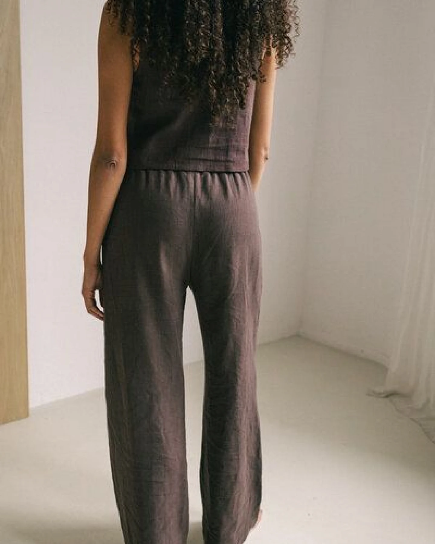 The View Yoga Teya Pants Brown – Ansicht 2