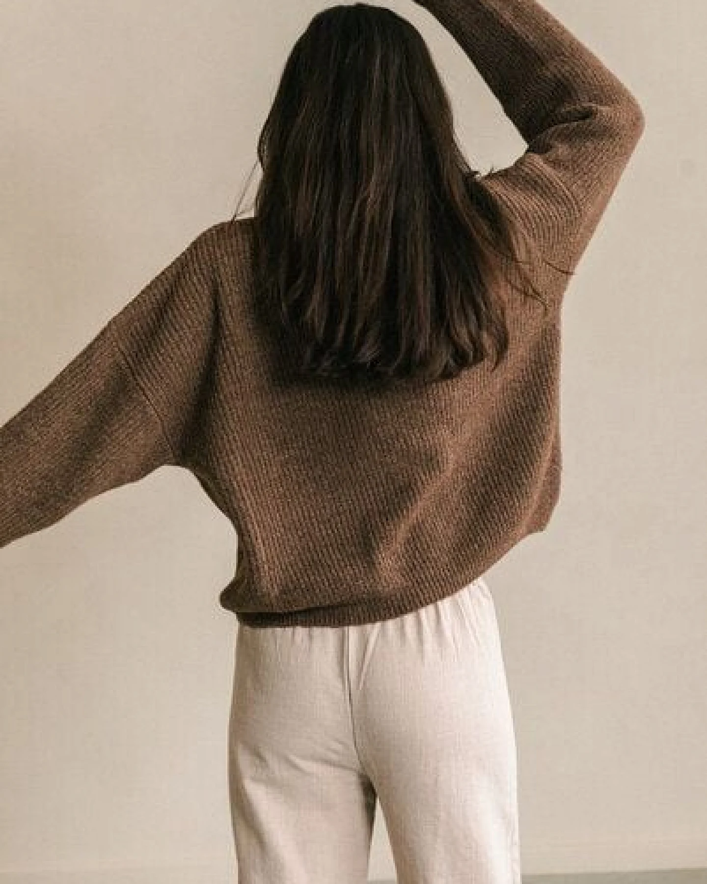 The View Yoga Anna Sweater Brown – Ansicht 2