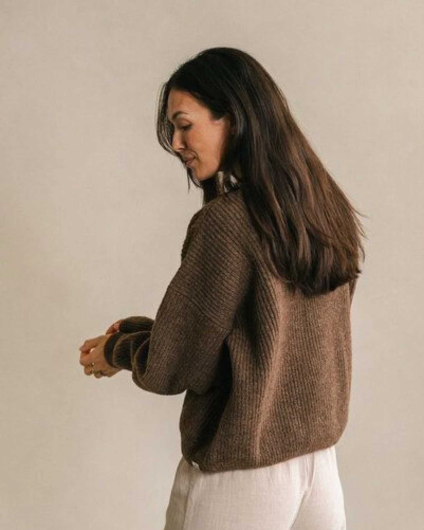 The View Yoga Anna Sweater Brown – Ansicht 3