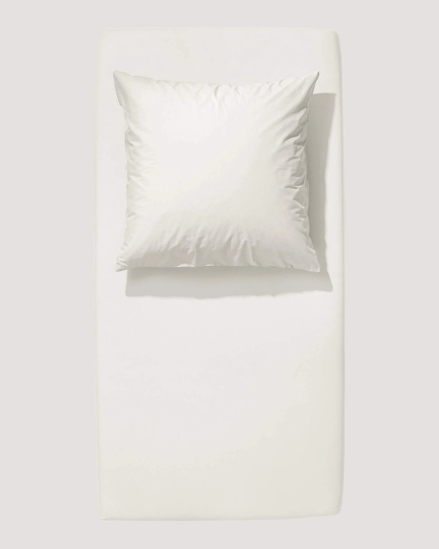 hessnatur Jersey Spannbettlaken aus Bio-Baumwolle - weiß - Größe 90-100x200x28 cm – Ansicht 2