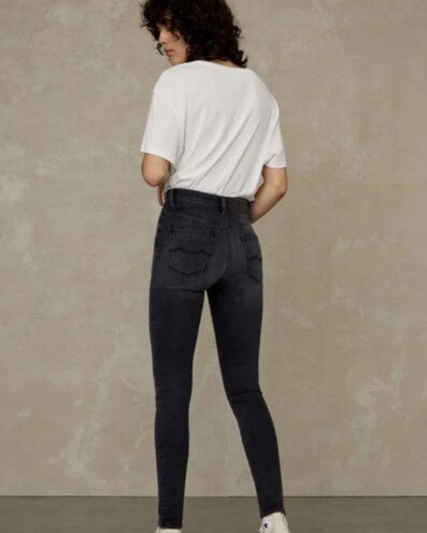Kings Of Indigo Jeans - Christina High – Ansicht 3