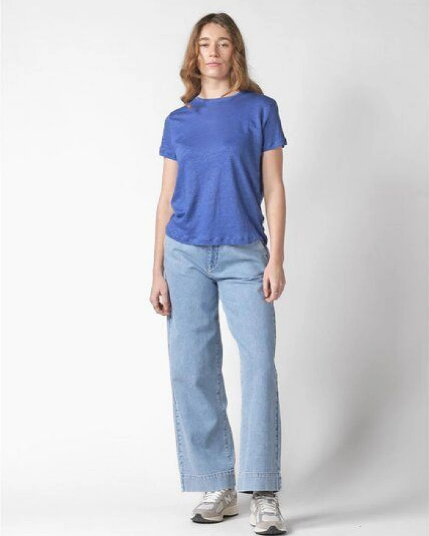 Klitmøller Collective Leinen T-shirt Modell: Rikke – Ansicht 2