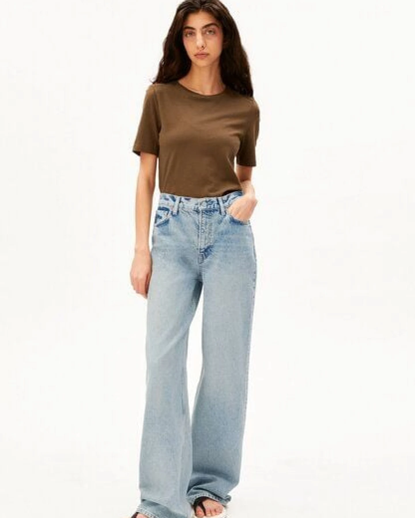 ARMEDANGELS LUALAA Damen T-Shirt aus Leinen-Mix – Ansicht 4