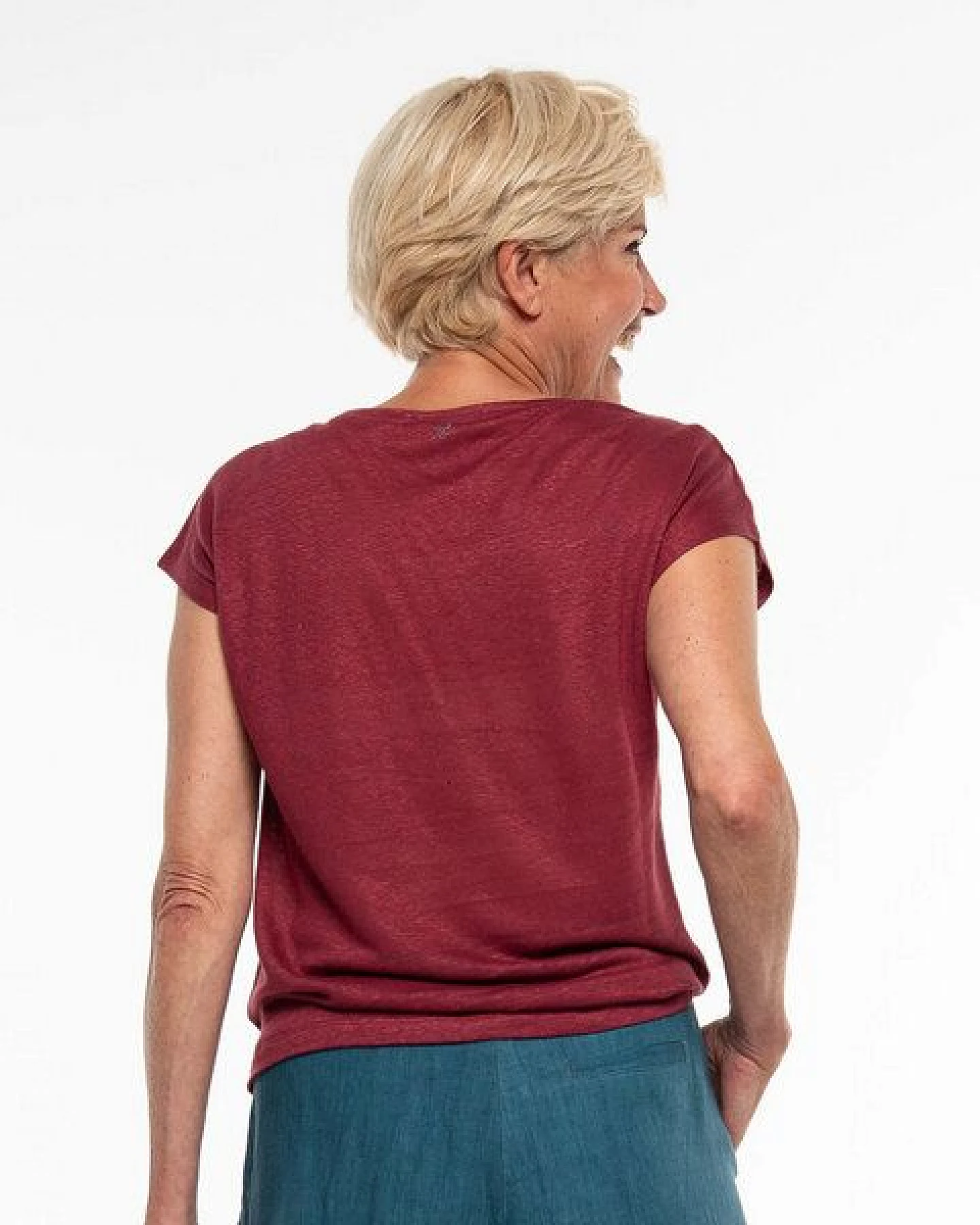 Alma & Lovis Elegantes Kurzarmshirt aus 100% Leinen-Jersey – Ansicht 3