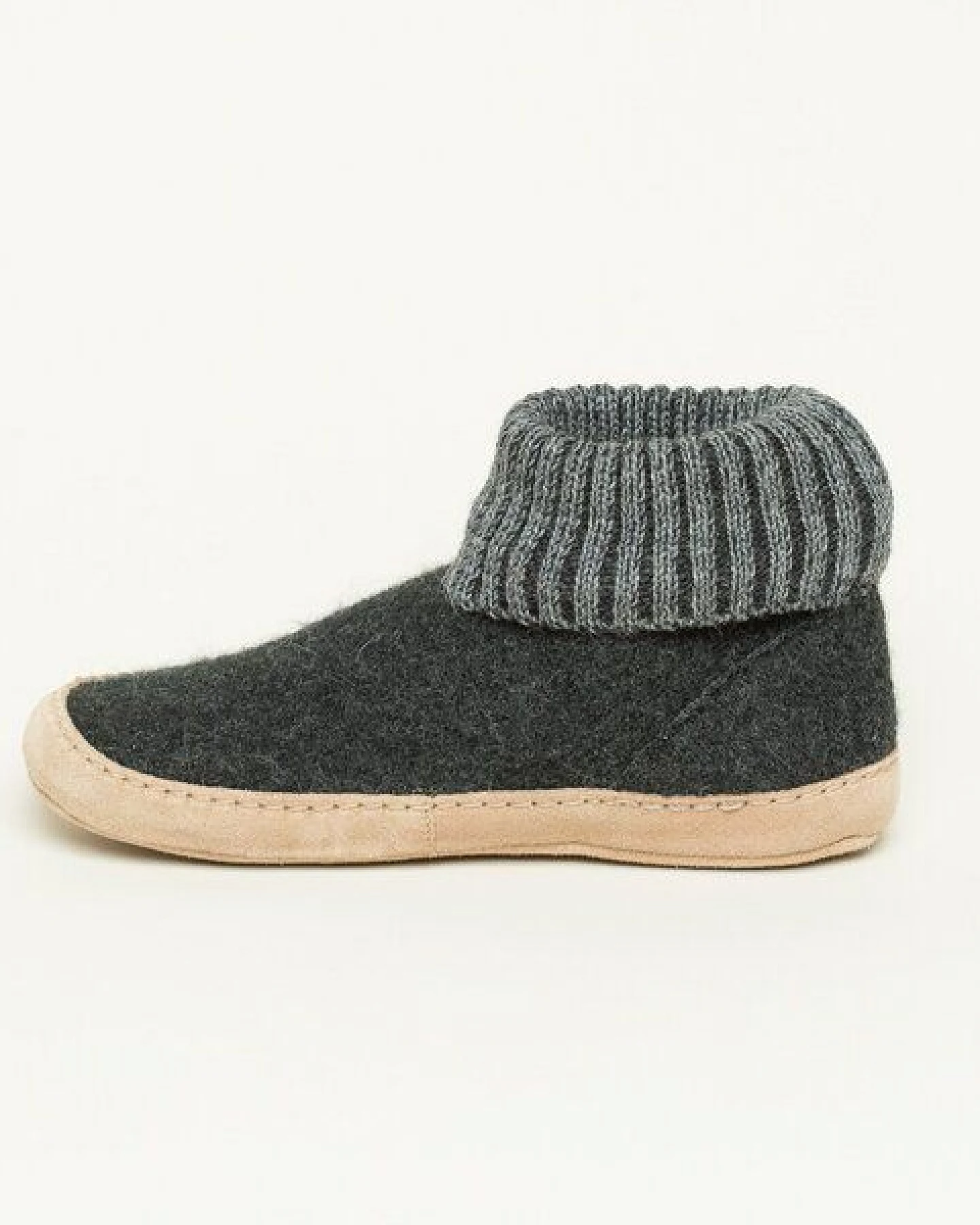 Gottstein Hüttenschuh Dakota - Hoher Filzhausschuh für Damen & Herren aus 100% Schurwolle mit extra bequemer Ledersohle & elastischem Strickbund – Ansicht 3