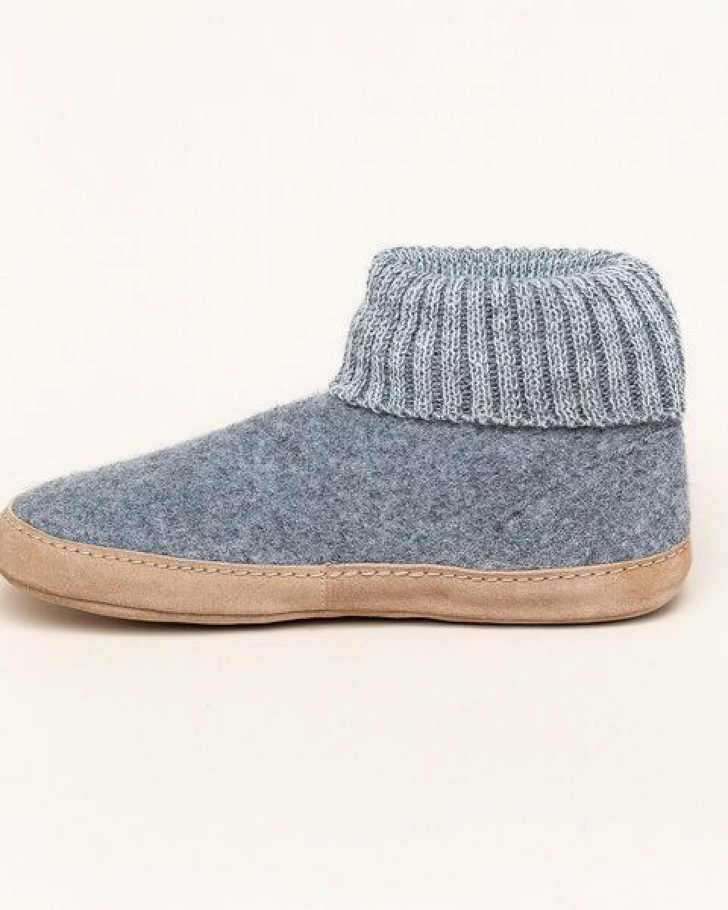 Gottstein Hüttenschuh Dakota - Hoher Filzhausschuh für Damen & Herren aus 100% Schurwolle mit extra bequemer Ledersohle & elastischem Strickbund – Ansicht 4