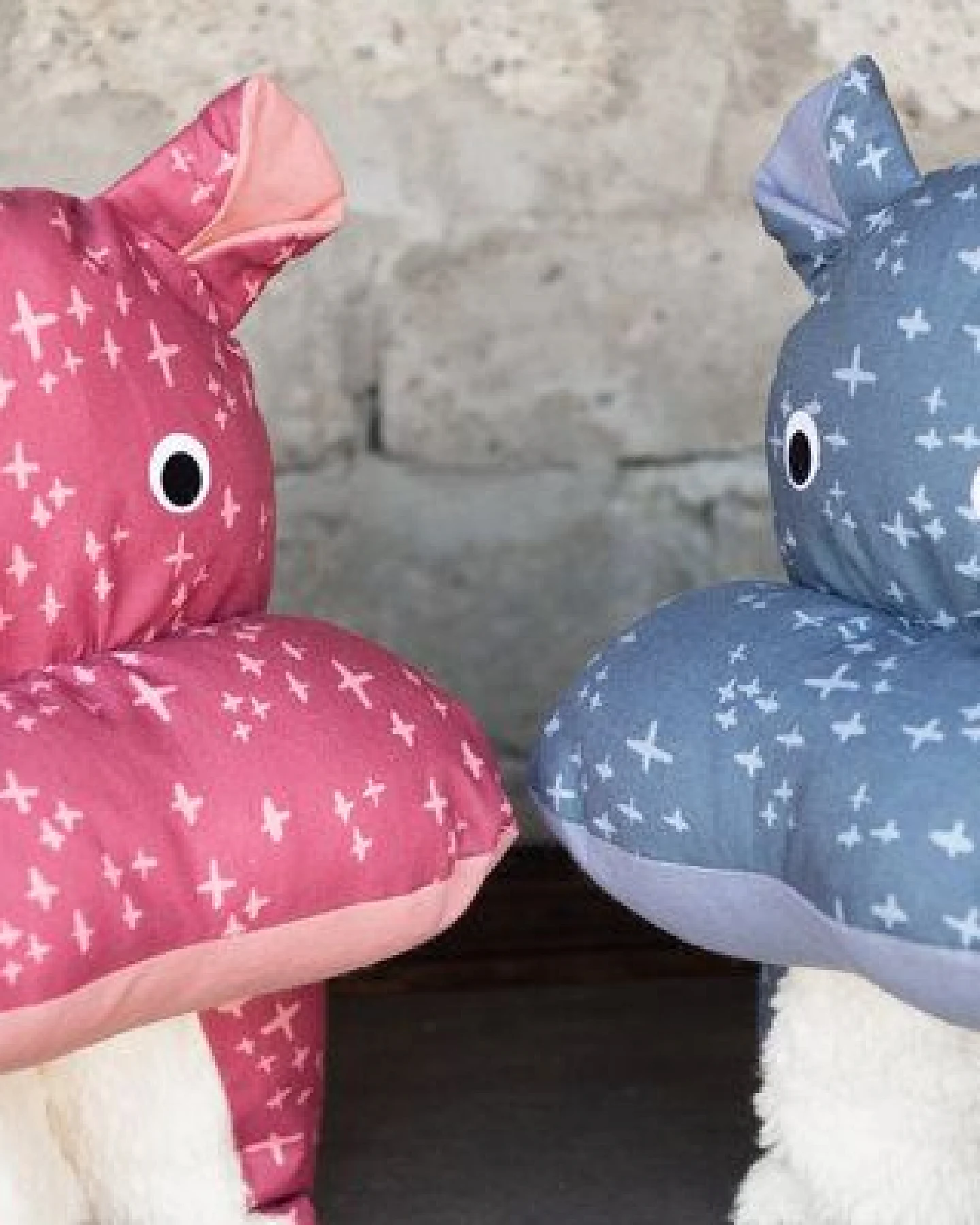 Flosinn Kuscheltierkissen Nilpferd mit Teddyplüsch aus Baumwolle. Personalisierbar – Ansicht 2