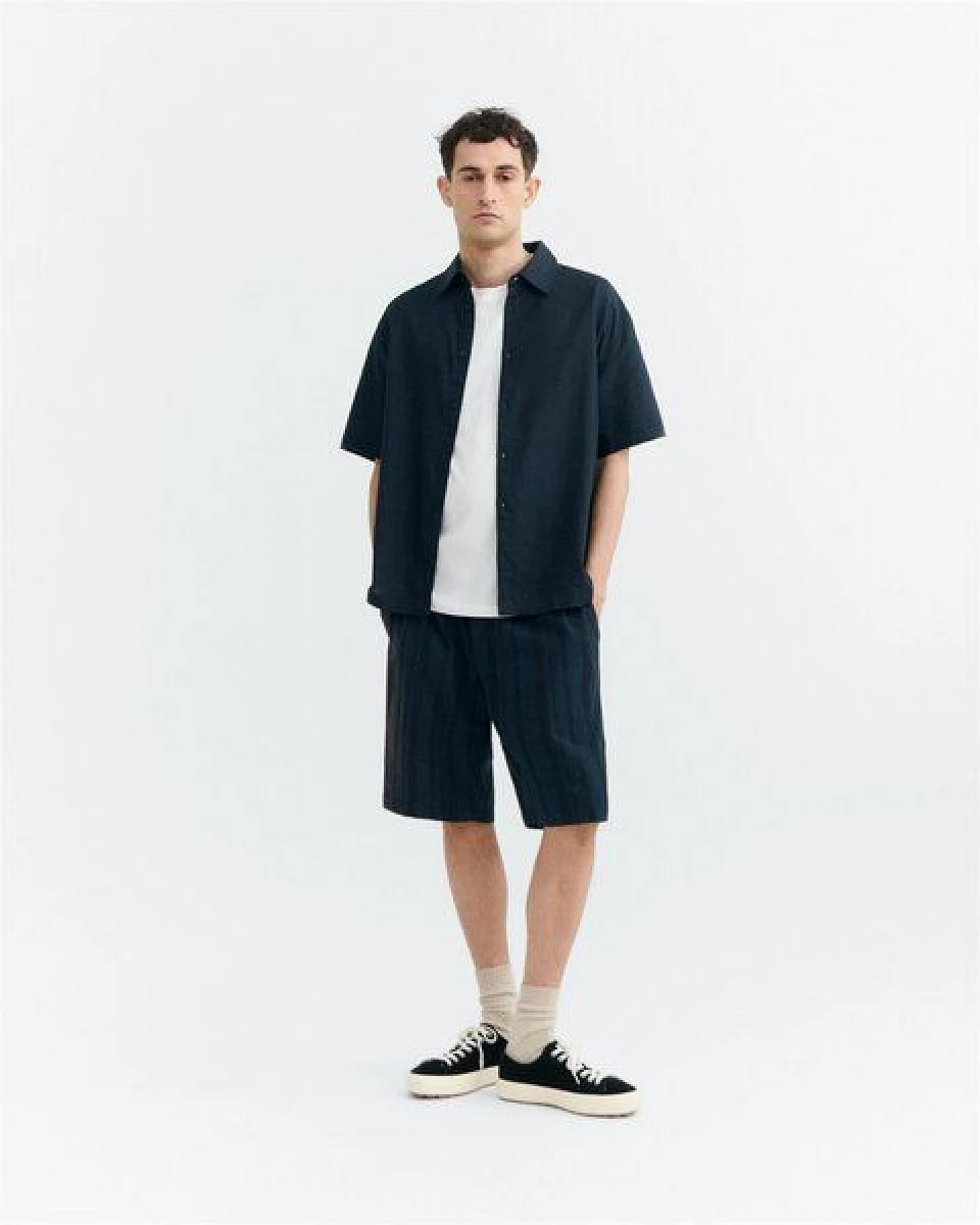 thinking mu Gestreifte Shorts Modell: Gasper – Ansicht 3