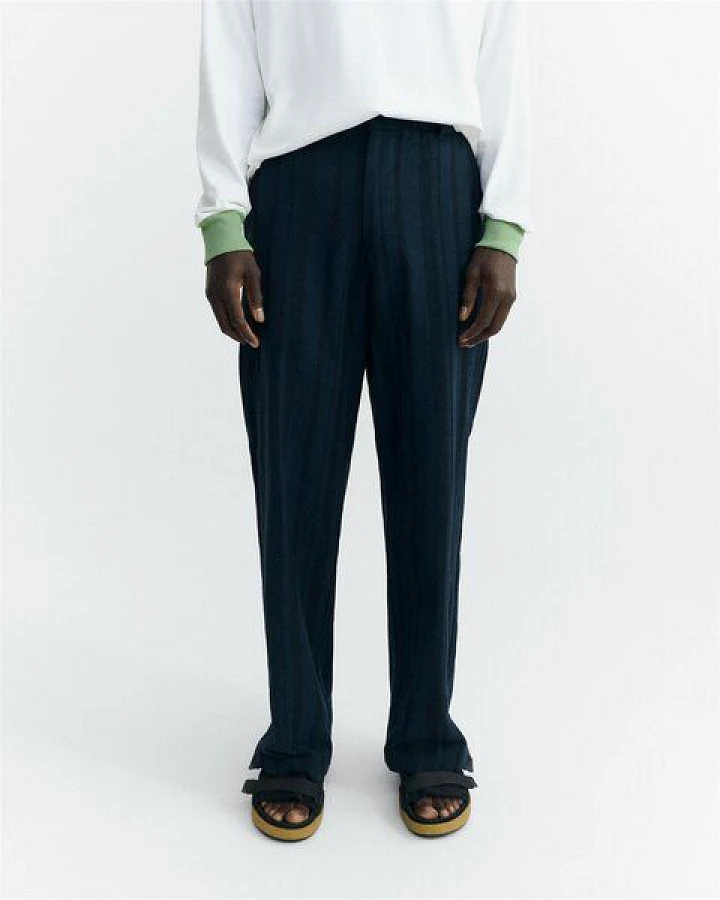 thinking mu Gestreifte Stoffhose Modell: Marc