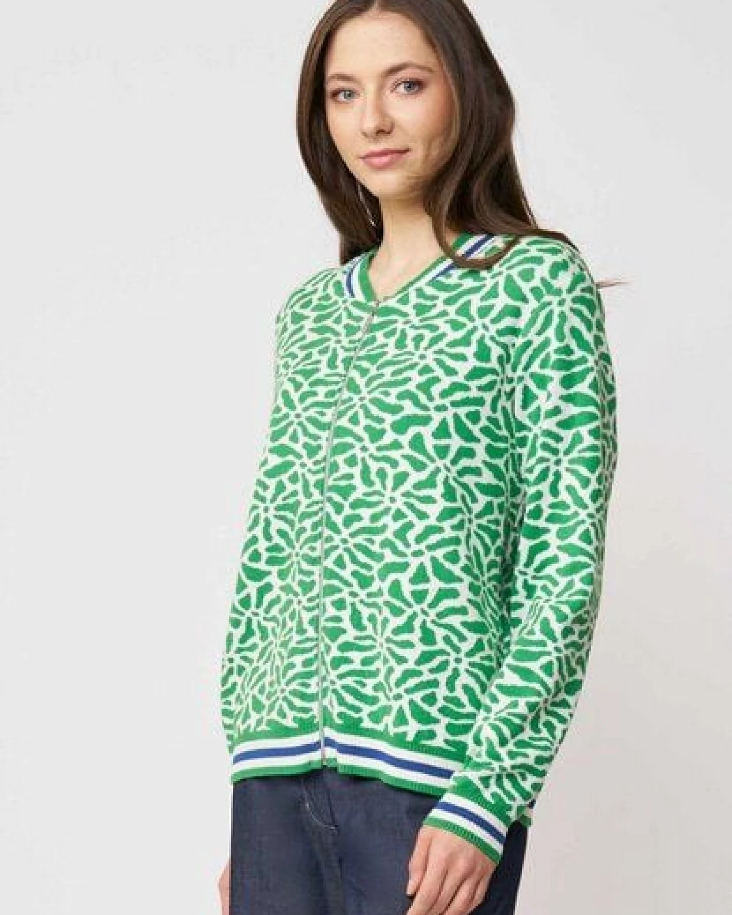 LANA Organic Strickjacke für Damen, Modell Alsora – Ansicht 2