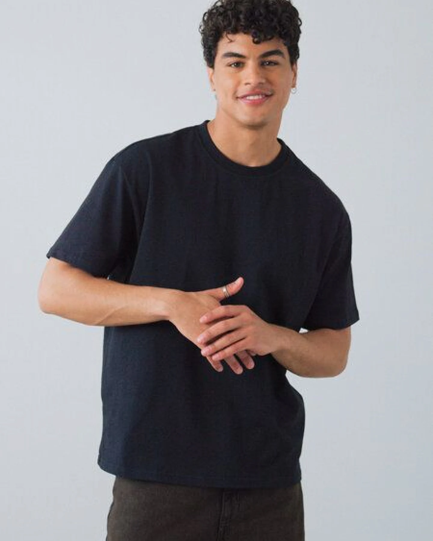 Honest Basics OG Shirt aus Bio- und recycelter Baumwolle – Ansicht 2