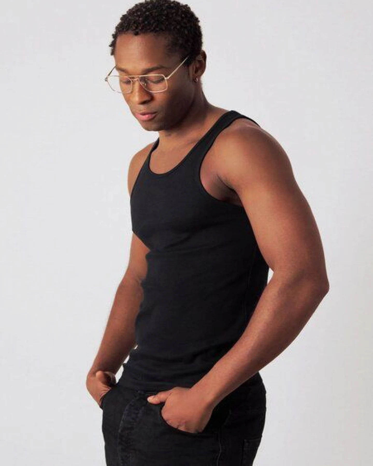 Honest Basics Herren Geripptes Tanktop aus Bio- und recycelter Baumwolle – Ansicht 3