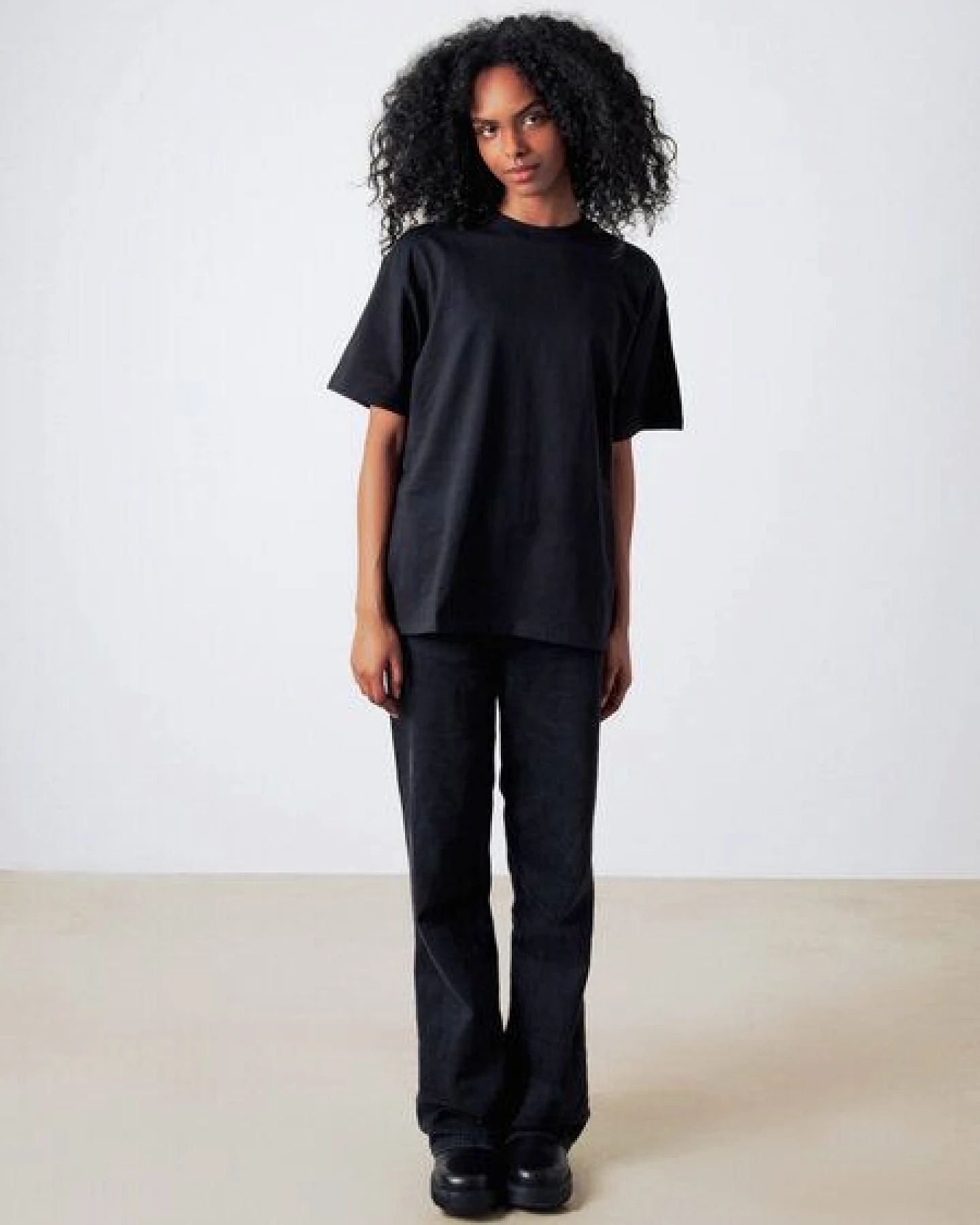 Honest Basics Damen Oversized T-Shirt aus Bio- und recycelter Baumwolle – Ansicht 3