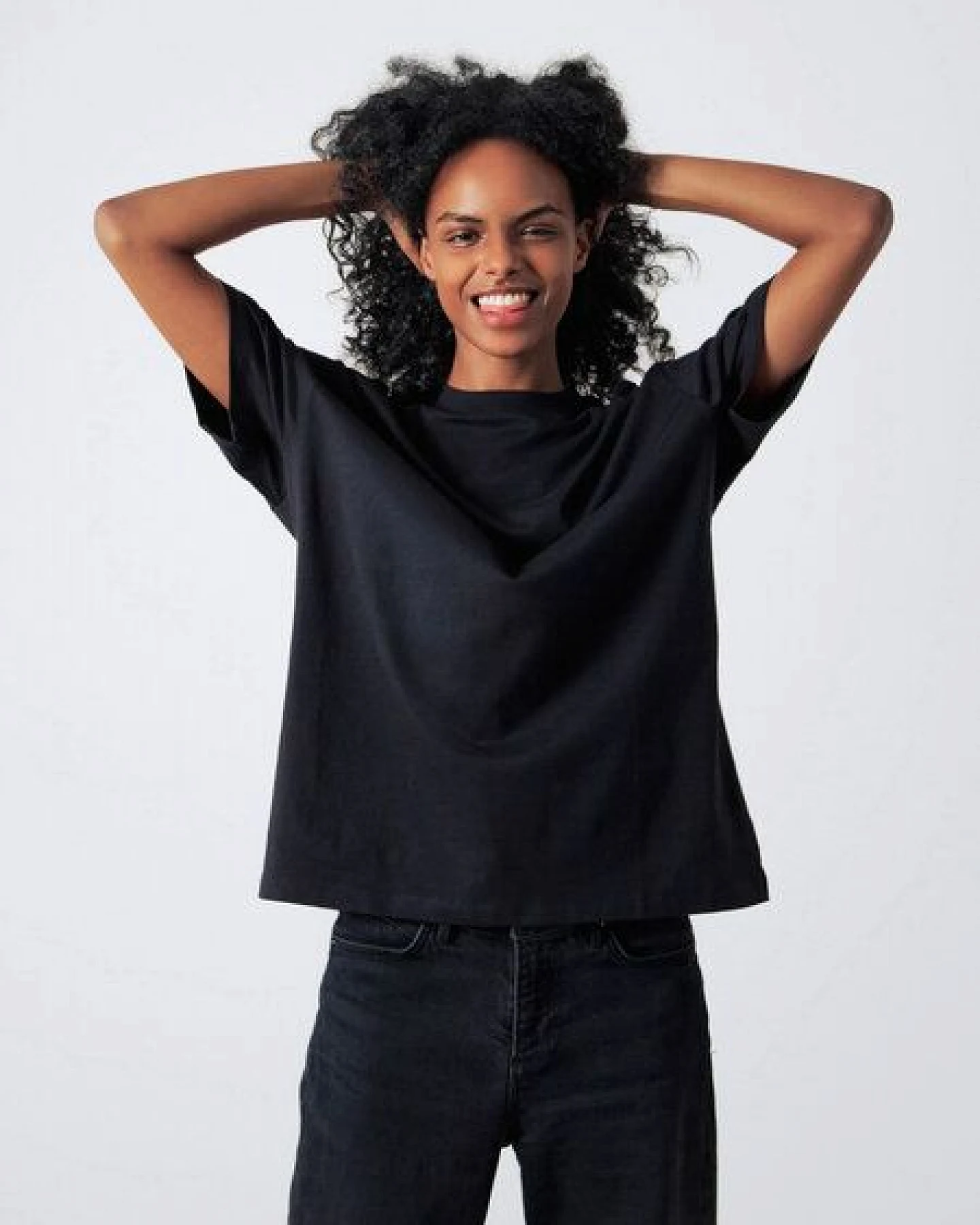 Honest Basics Damen Oversized T-Shirt aus Bio- und recycelter Baumwolle – Ansicht 2