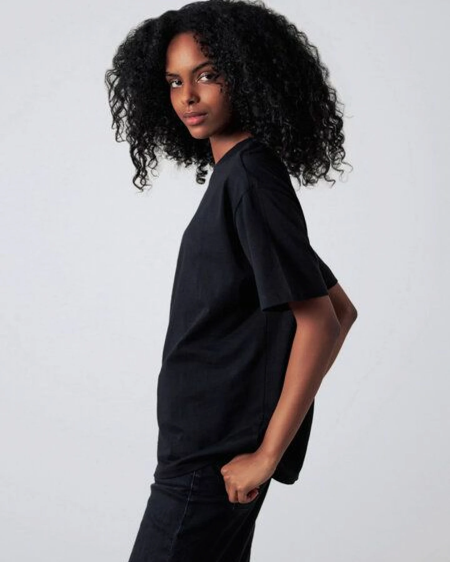 Honest Basics Damen Oversized T-Shirt aus Bio- und recycelter Baumwolle – Ansicht 3