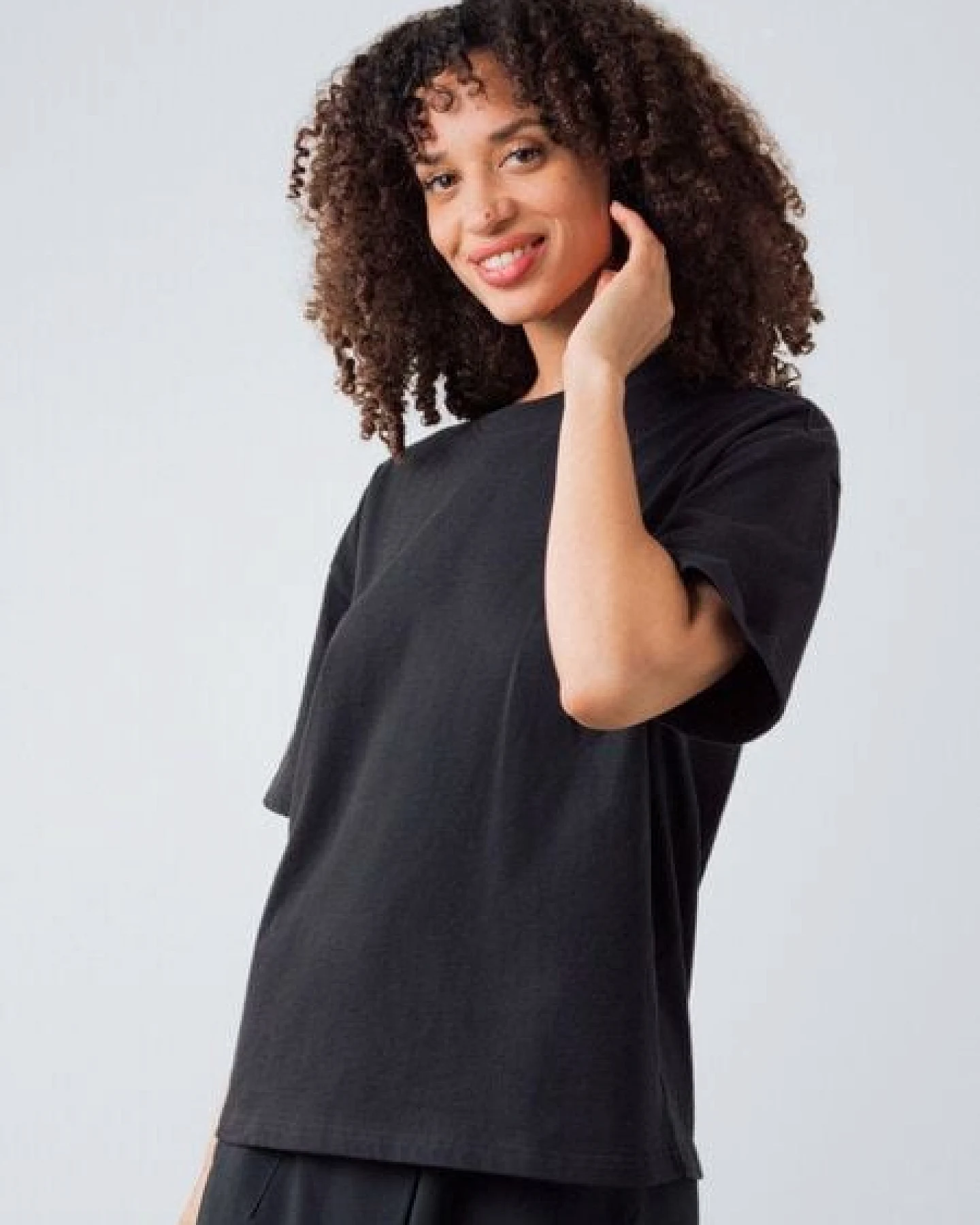 Honest Basics OG Shirt aus Bio- und recycelter Baumwolle – Ansicht 3