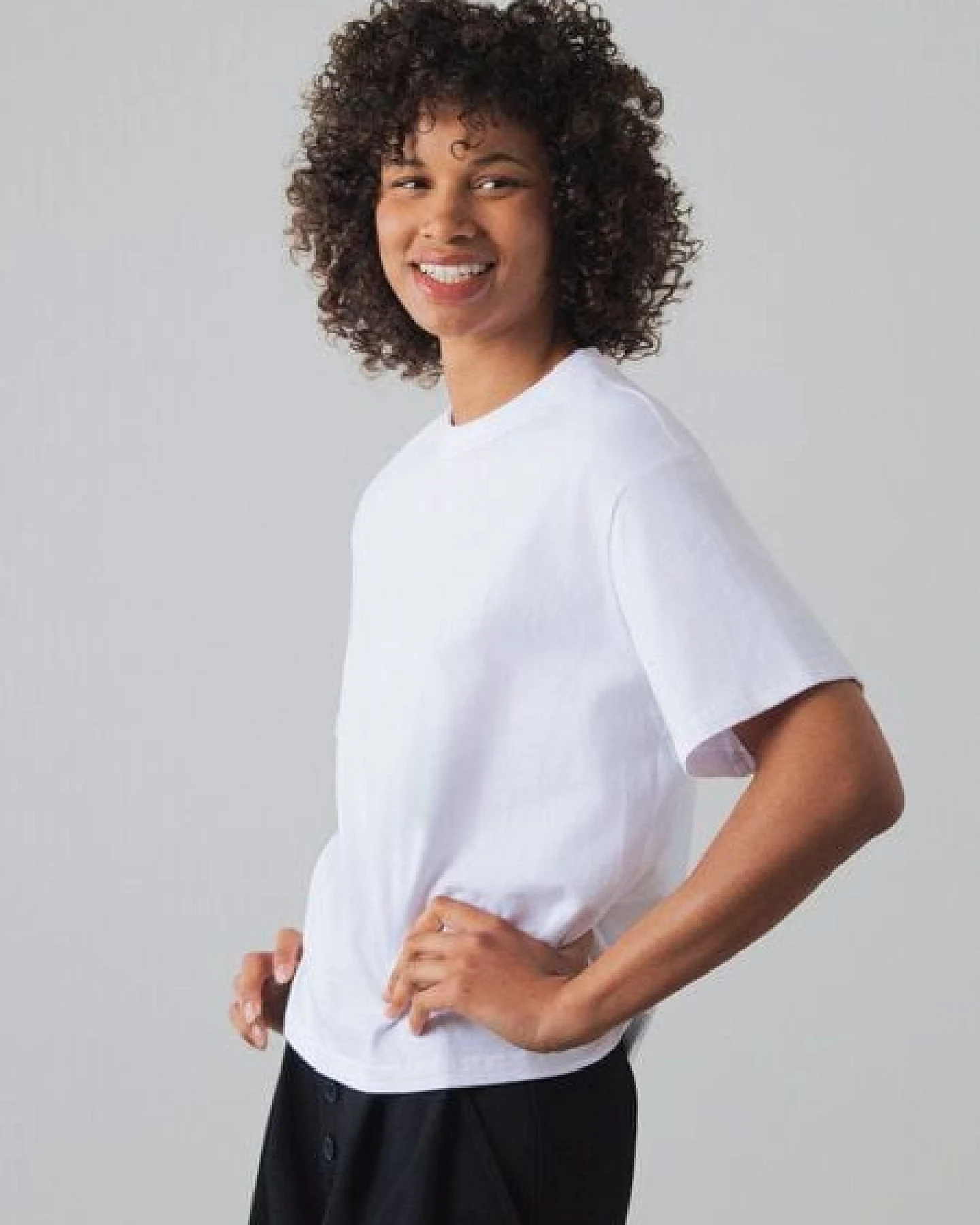 Honest Basics OG Shirt aus Bio- und recycelter Baumwolle – Ansicht 4