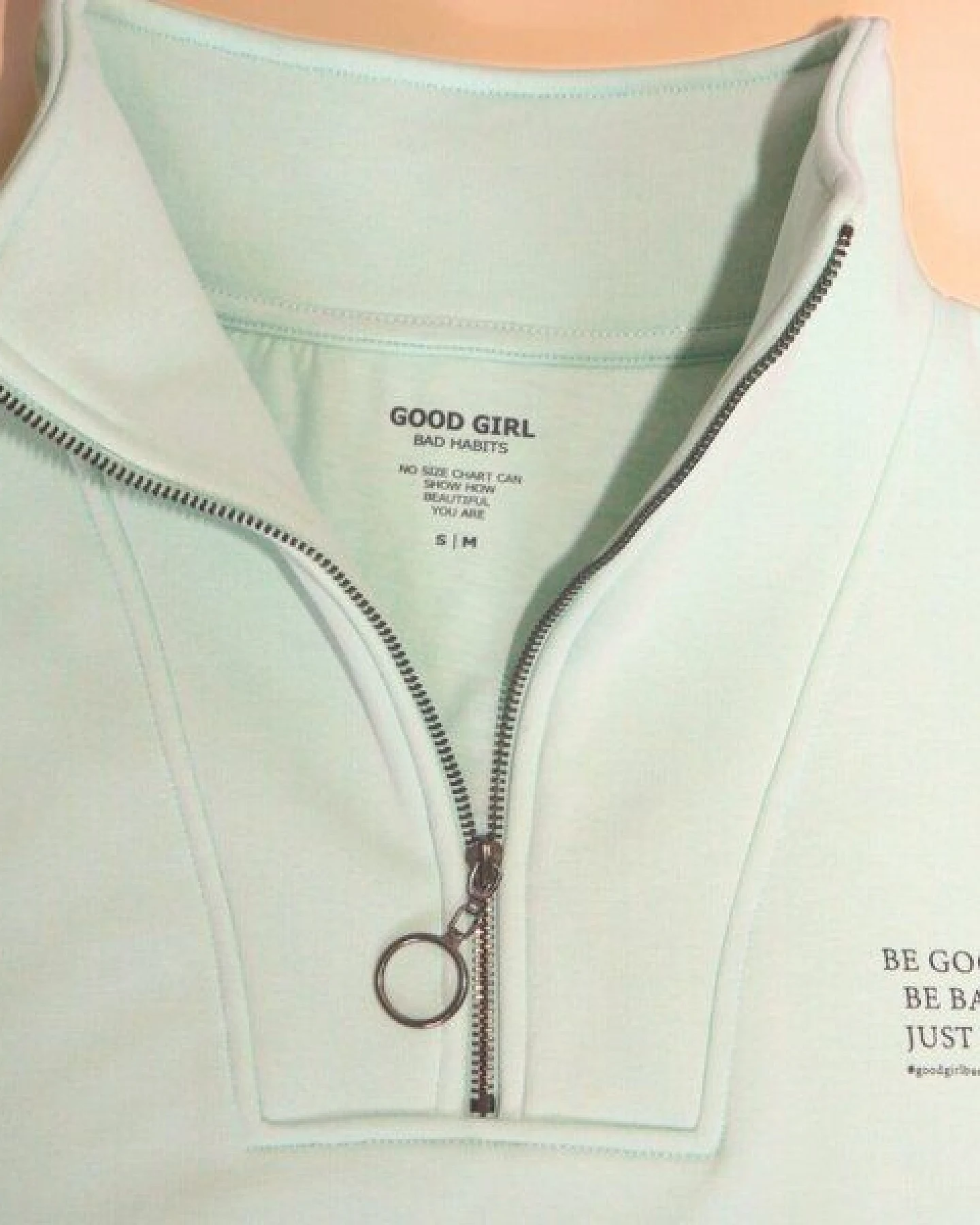 GOOD GIRL BAD HABITS Half Zip Sweat "BE GOOD BE BAD JUST BE" – Ansicht 3