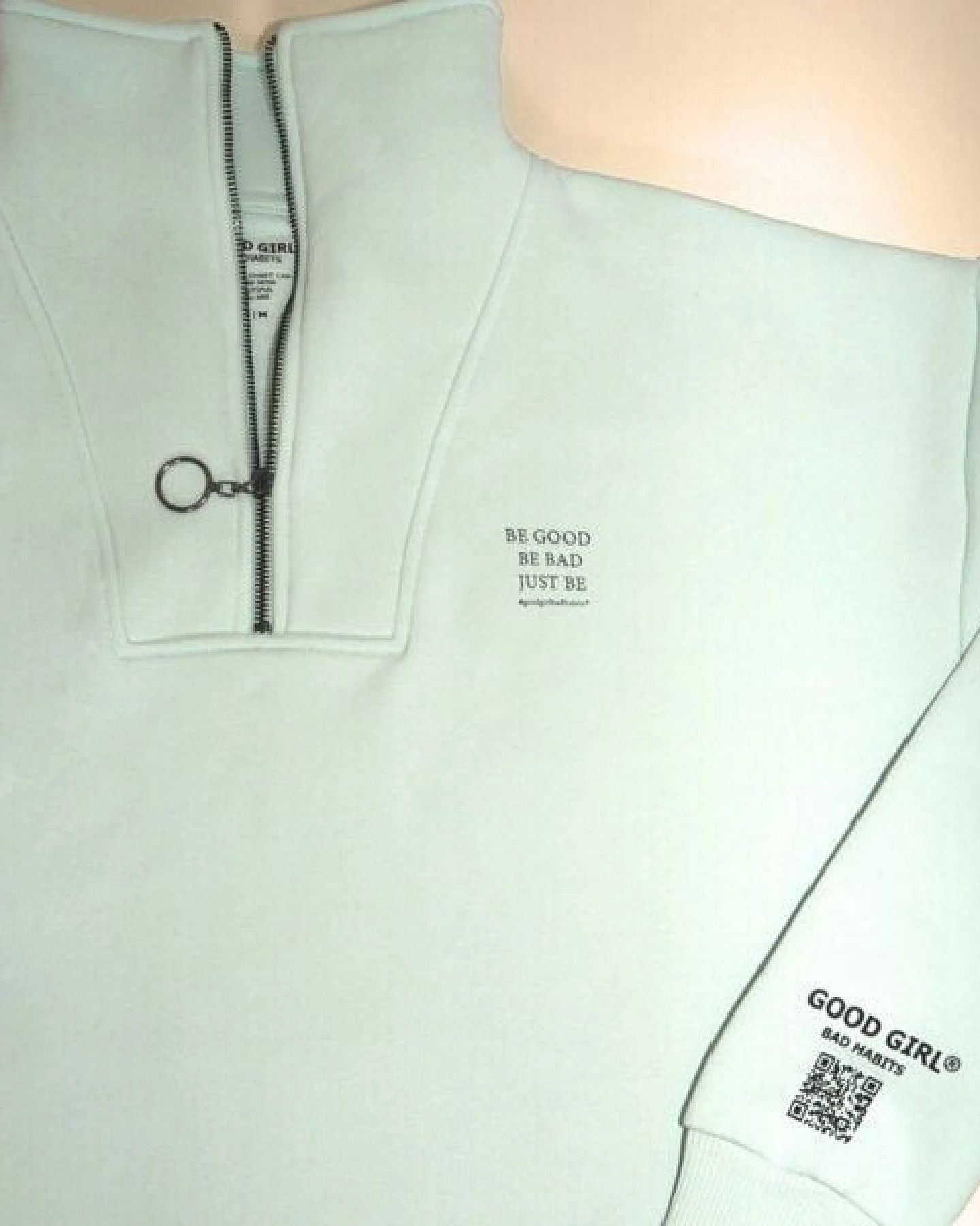 GOOD GIRL BAD HABITS Half Zip Sweat "BE GOOD BE BAD JUST BE" – Ansicht 4