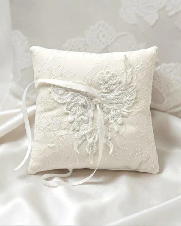 körber mode Ringkissen Hochzeit Zeremonie Deko made in DE, Upcycling Perlen Spitze Jacquard Bio-Baumwollfüllung
