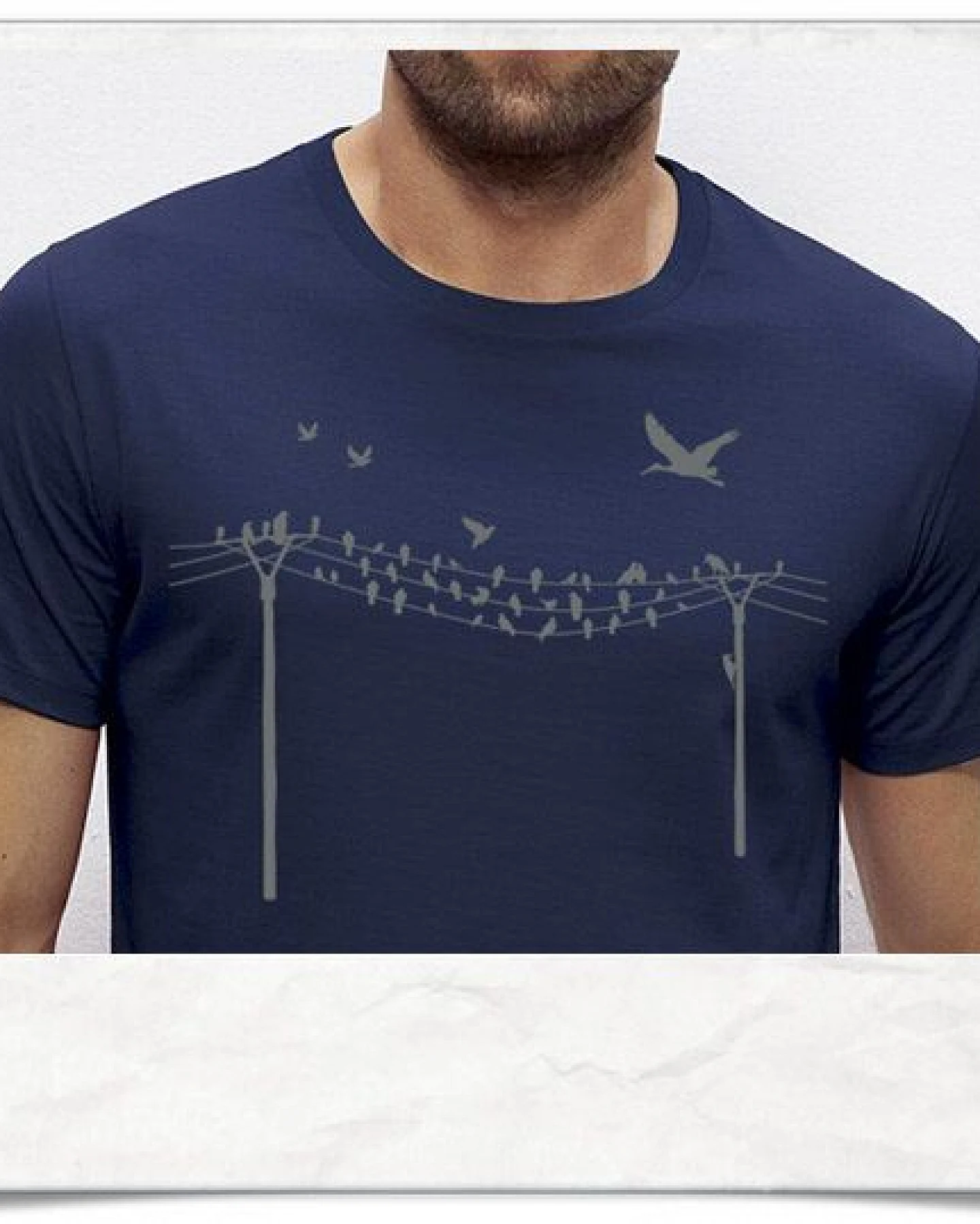 Picopoc Vögel auf einem Elektromast T-Shirt in Navy – Ansicht 2